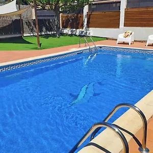 https://morerablanca-piscina-barbacoa-chill-out.catalonia-hotels.com